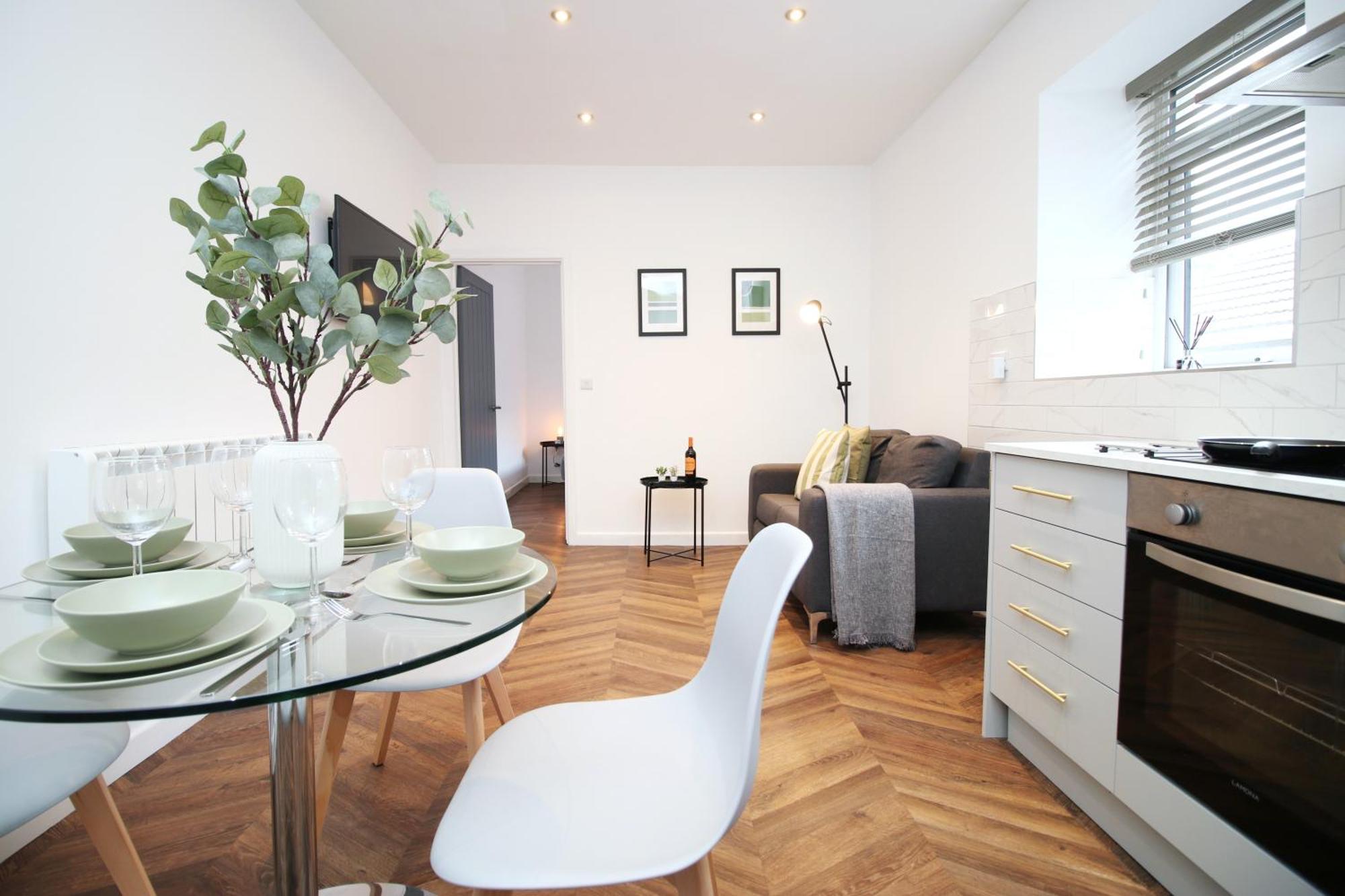 Fully Equipped Kitchen, Parking, City Centre Swansea Buitenkant foto