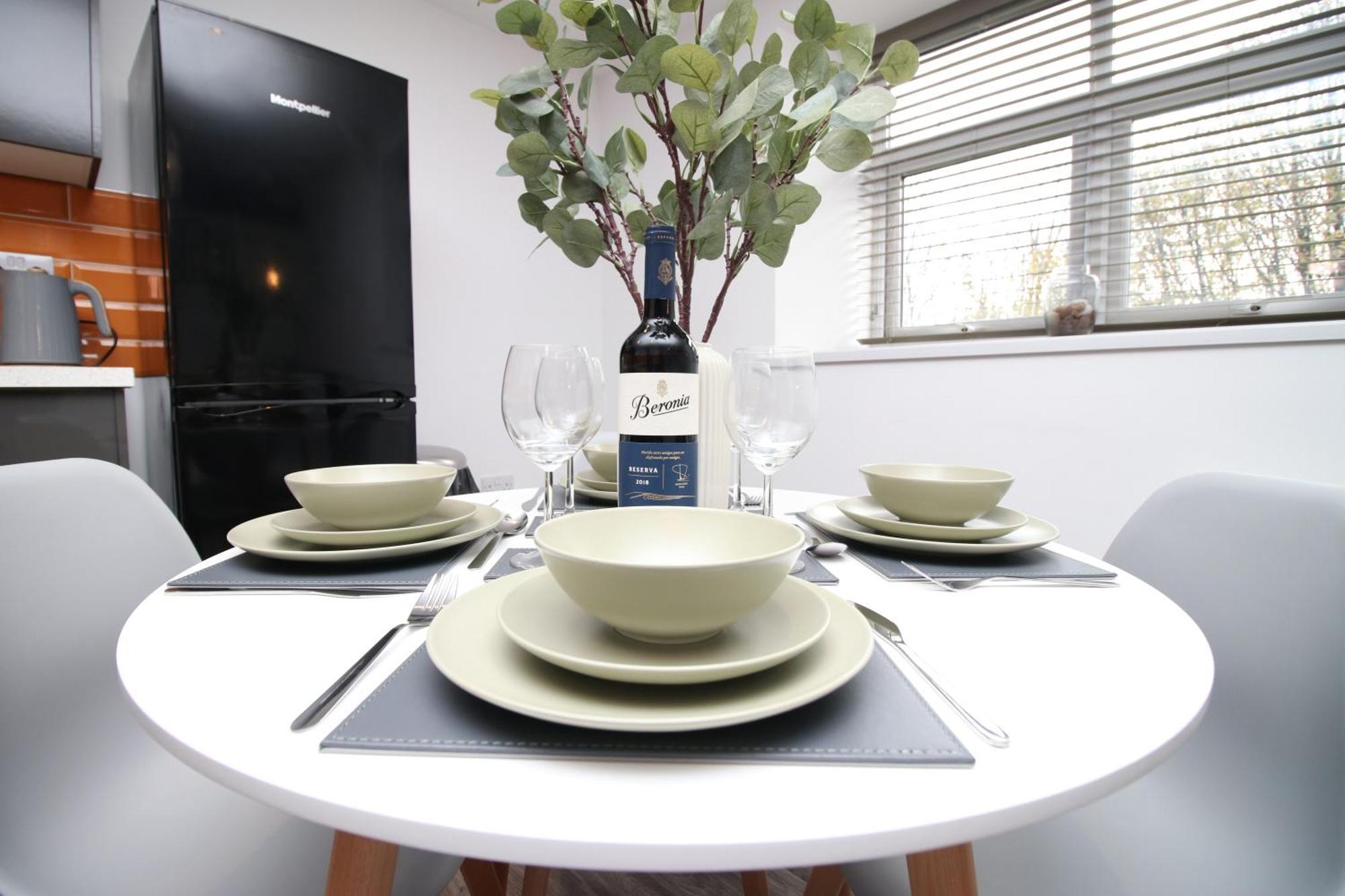 Fully Equipped Kitchen, Parking, City Centre Swansea Buitenkant foto