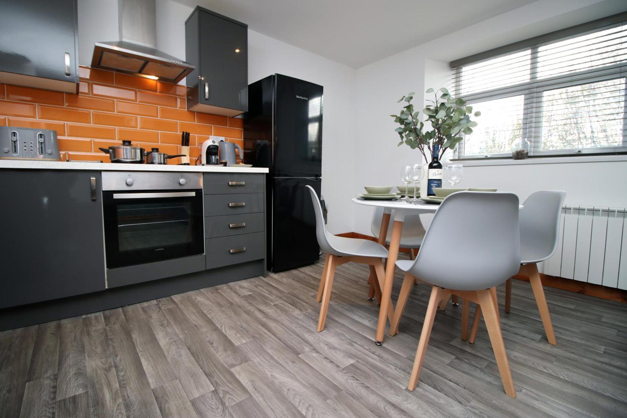Fully Equipped Kitchen, Parking, City Centre Swansea Buitenkant foto