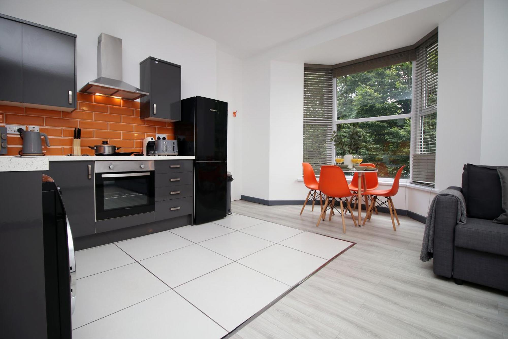 Fully Equipped Kitchen, Parking, City Centre Swansea Buitenkant foto
