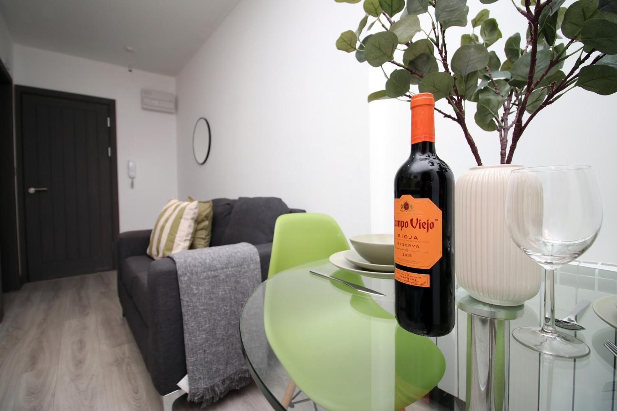 Fully Equipped Kitchen, Parking, City Centre Swansea Buitenkant foto