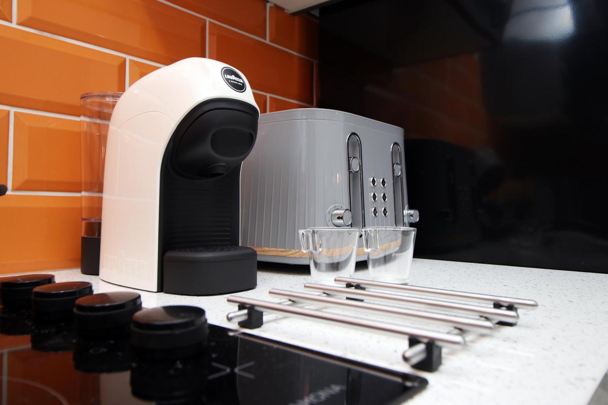Fully Equipped Kitchen, Parking, City Centre Swansea Buitenkant foto