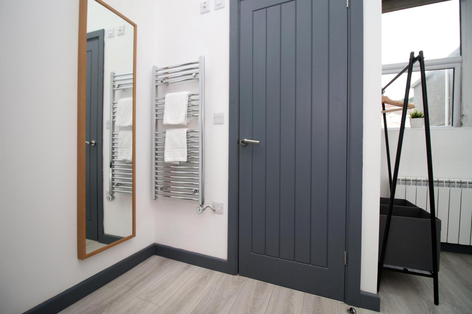 Fully Equipped Kitchen, Parking, City Centre Swansea Buitenkant foto