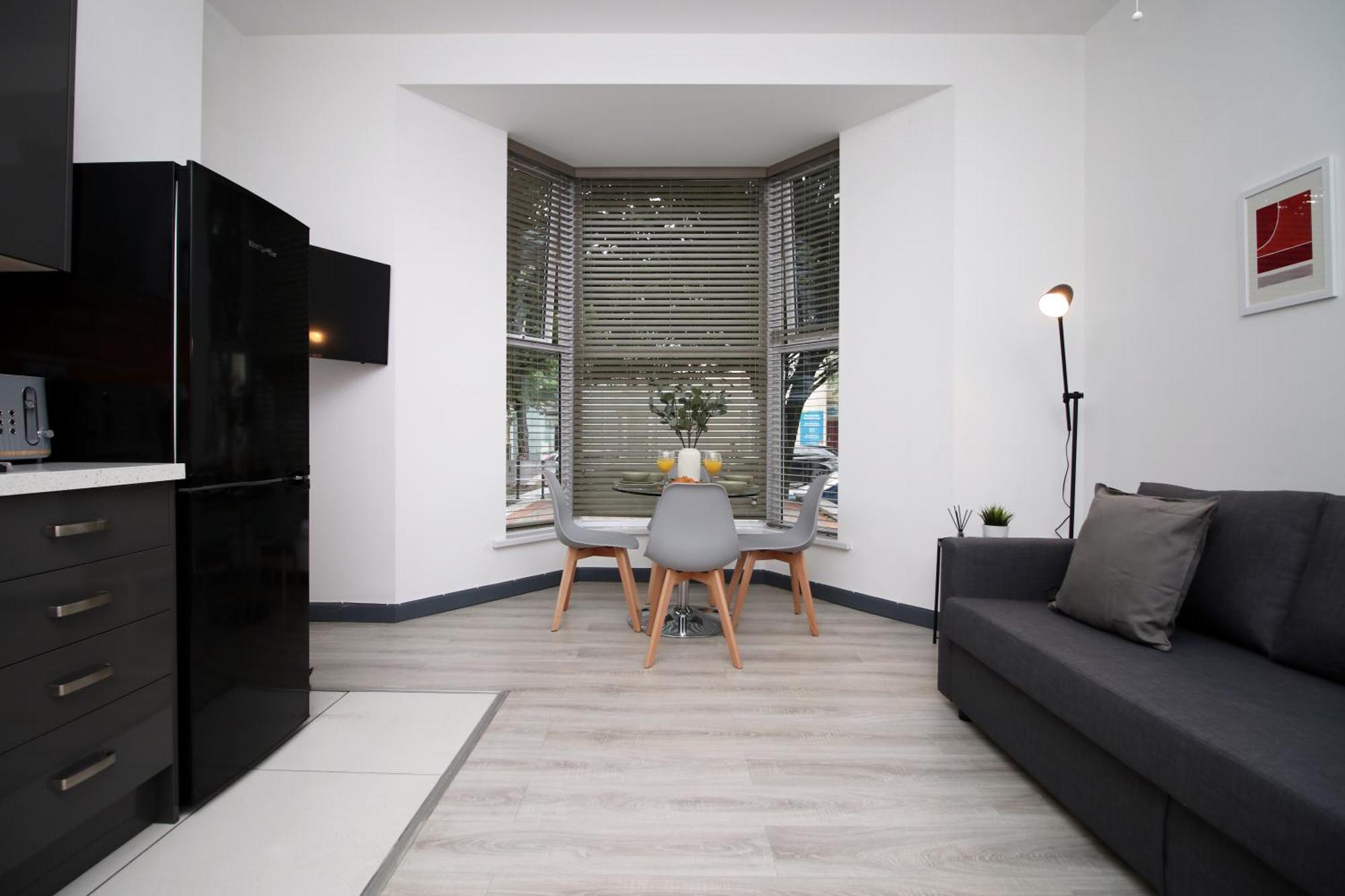 Fully Equipped Kitchen, Parking, City Centre Swansea Buitenkant foto