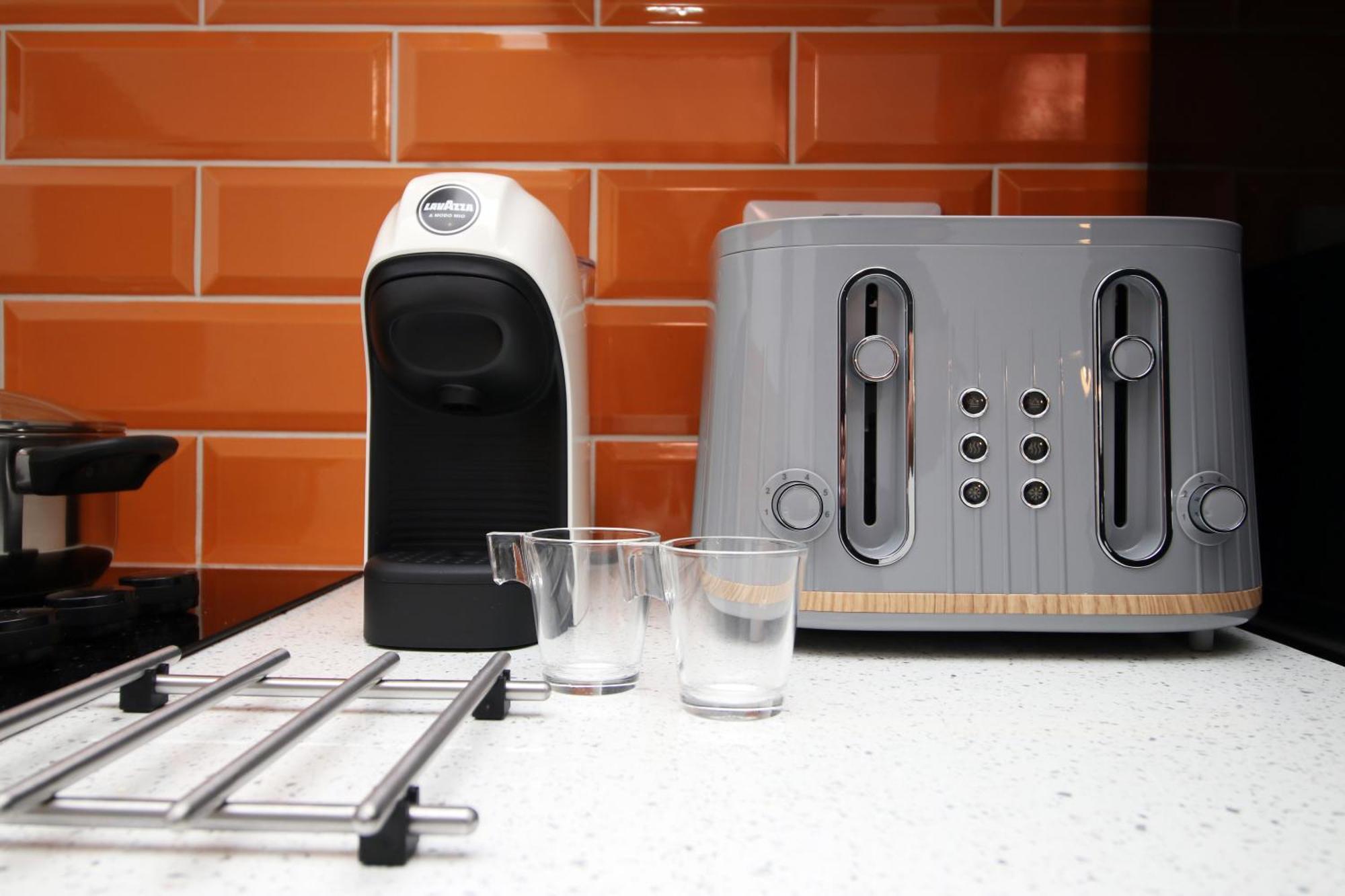 Fully Equipped Kitchen, Parking, City Centre Swansea Buitenkant foto